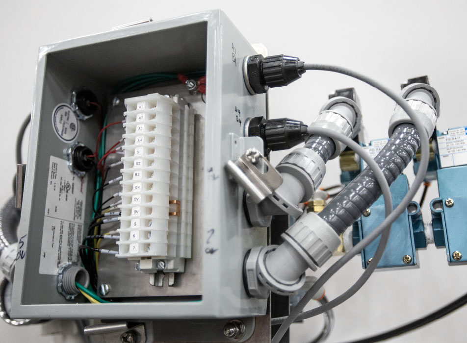 603d0a70b3a6a49156d31d5e_accessory-images_0002s_0001_Pre-Wired Terminal Box